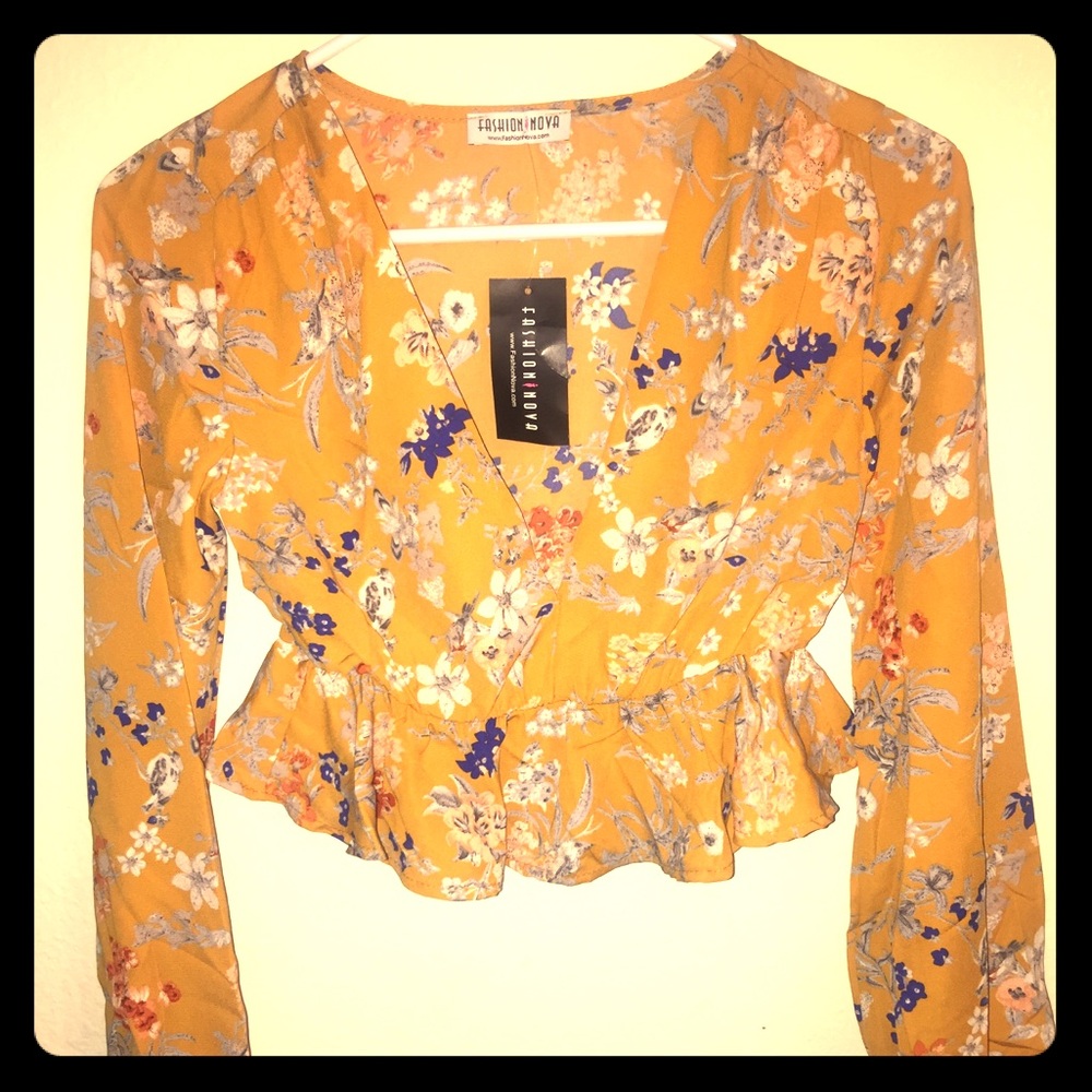 Krystal Floral crop Top/ Mustard Fashion Nova size